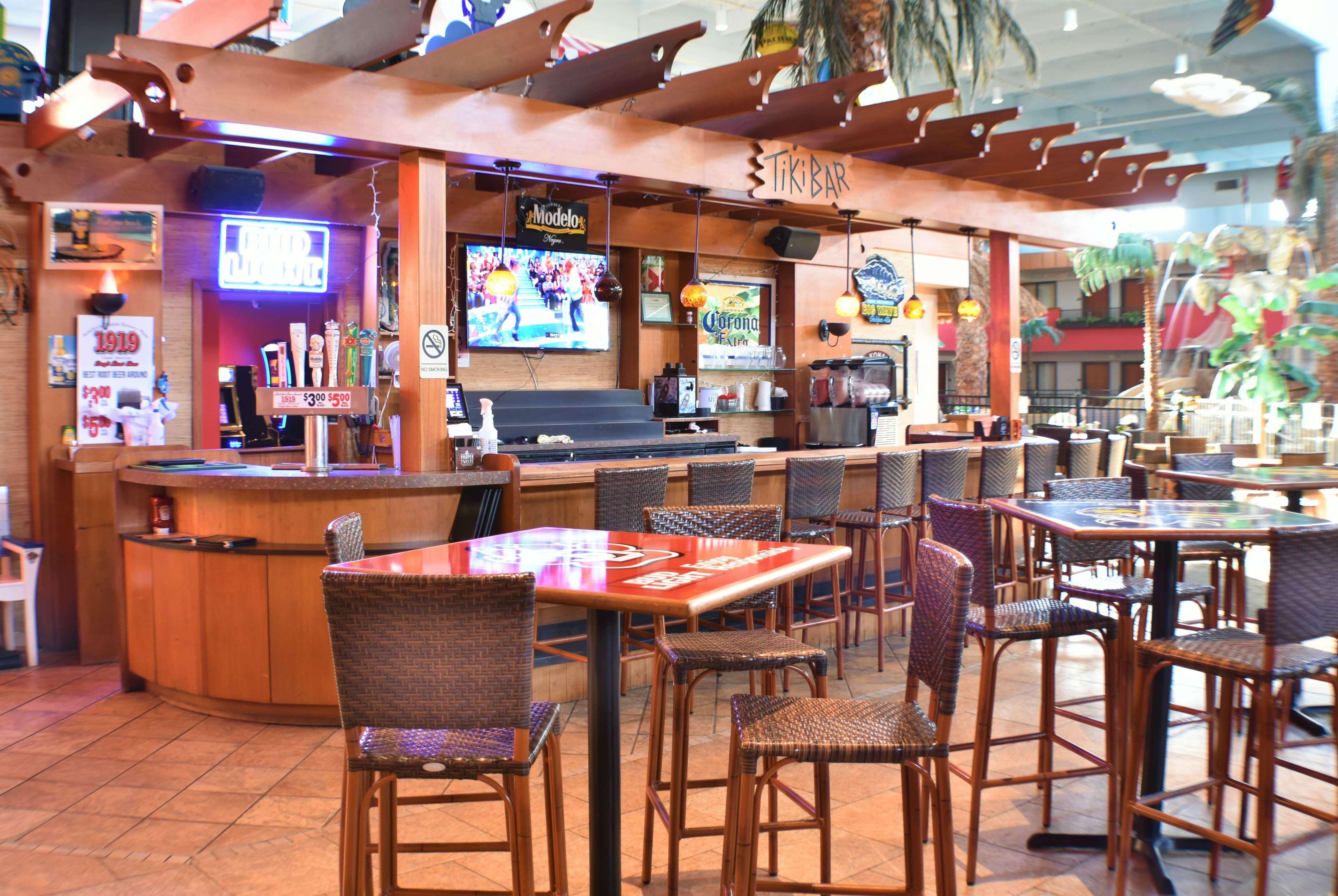 Ramada By Wyndham Sioux Falls Airport - Waterpark Resort & Event Center מראה חיצוני תמונה