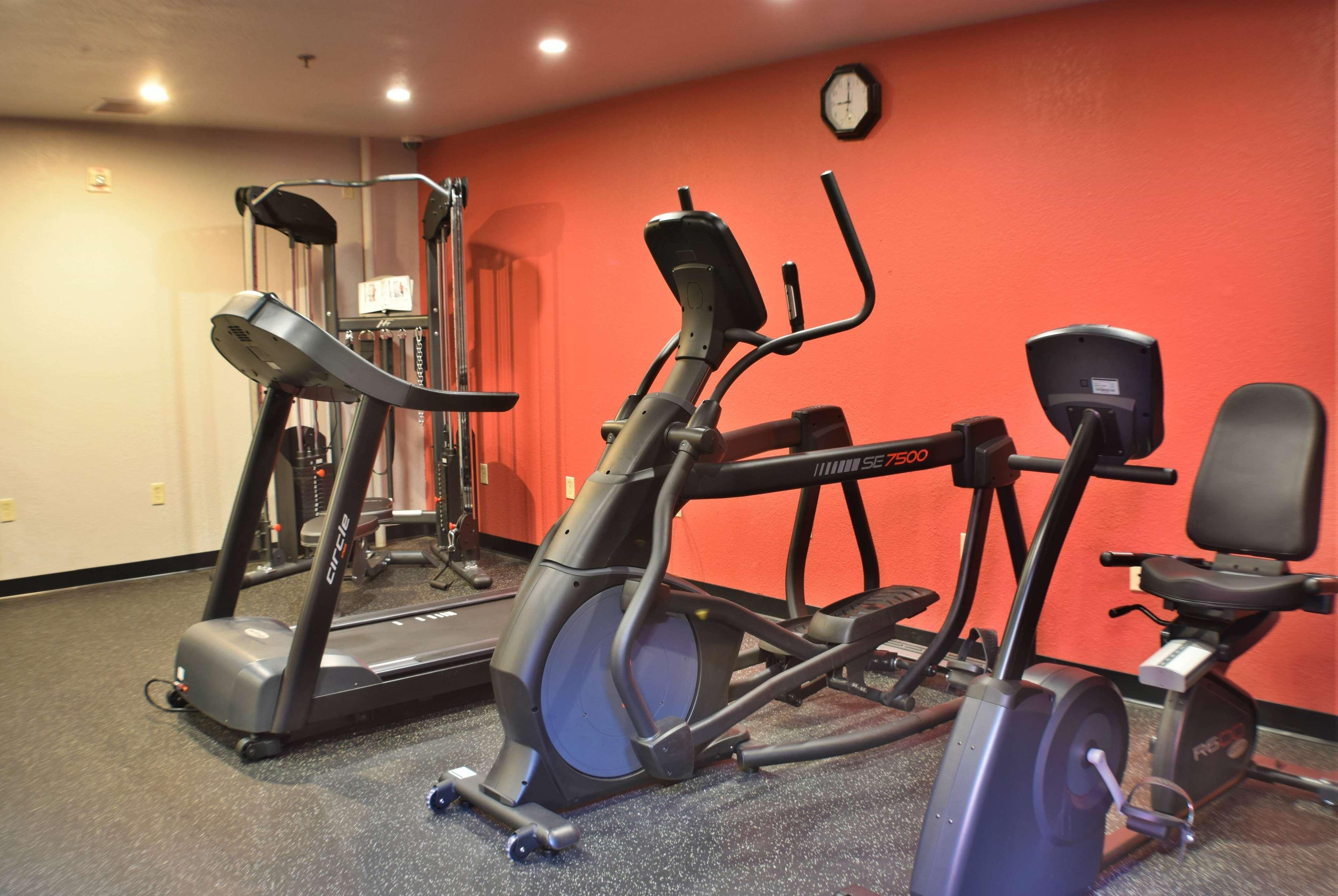 Ramada By Wyndham Sioux Falls Airport - Waterpark Resort & Event Center מראה חיצוני תמונה