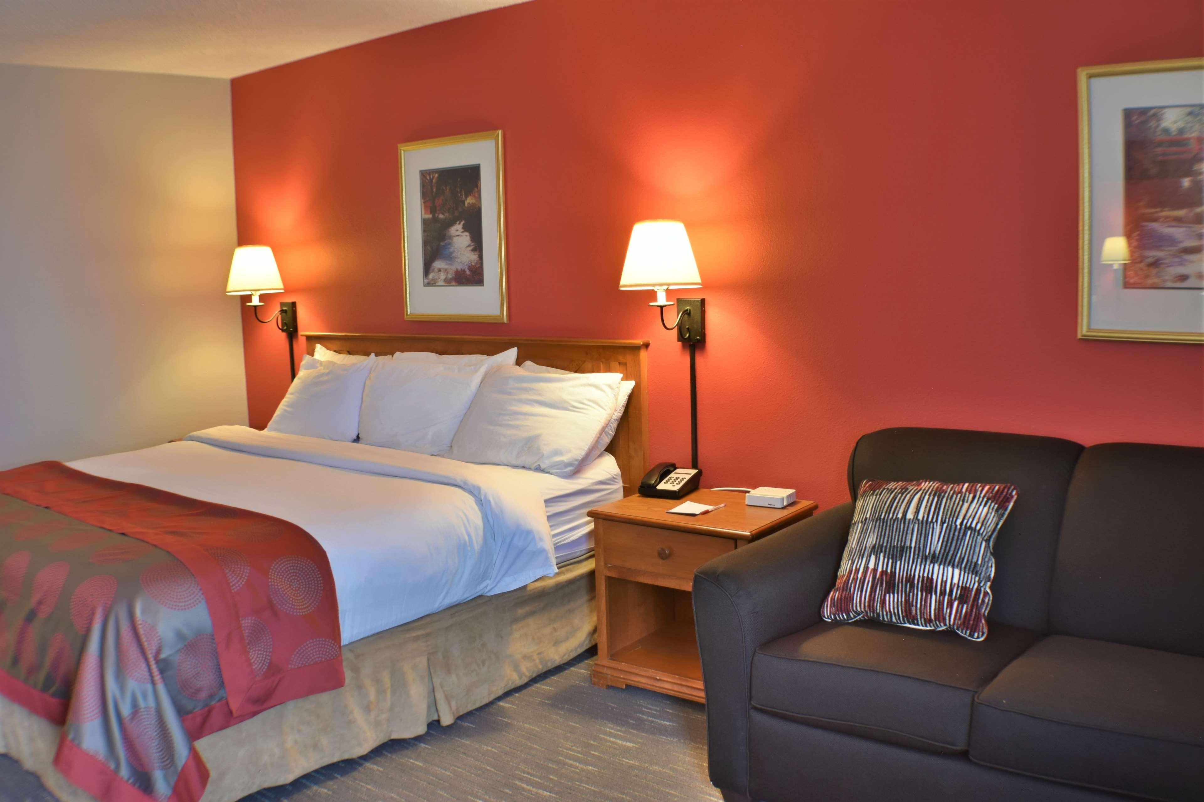 Ramada By Wyndham Sioux Falls Airport - Waterpark Resort & Event Center מראה חיצוני תמונה
