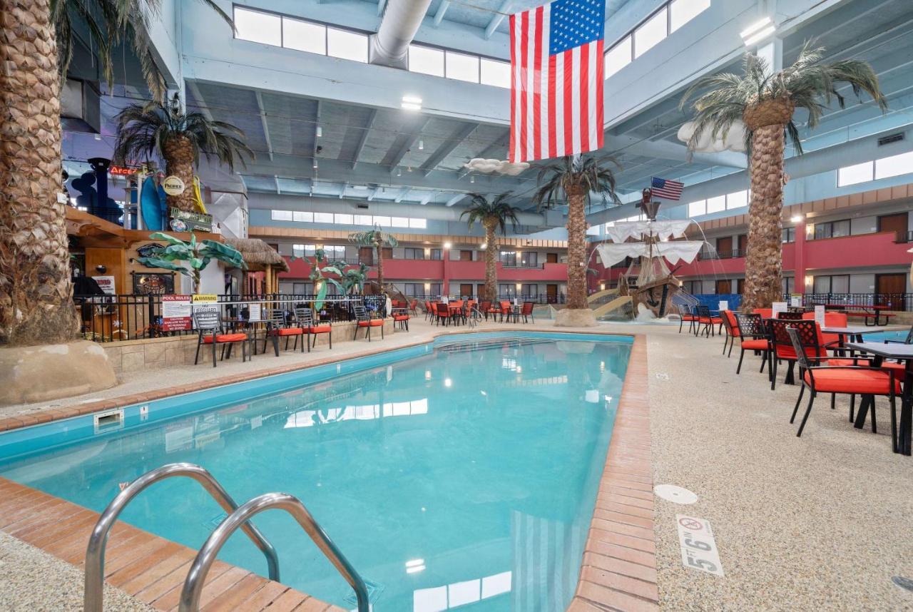 Ramada By Wyndham Sioux Falls Airport - Waterpark Resort & Event Center מראה חיצוני תמונה