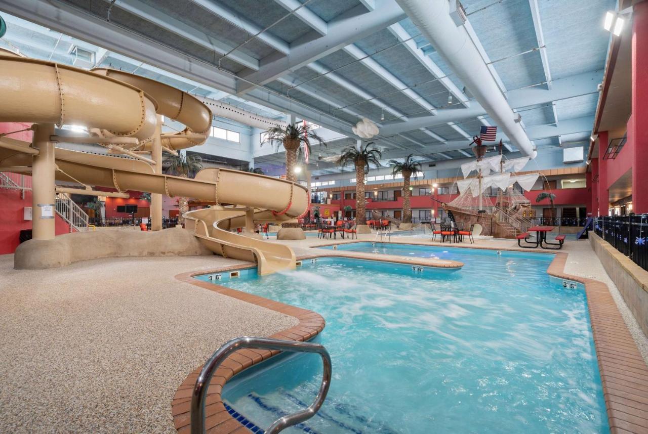 Ramada By Wyndham Sioux Falls Airport - Waterpark Resort & Event Center מראה חיצוני תמונה