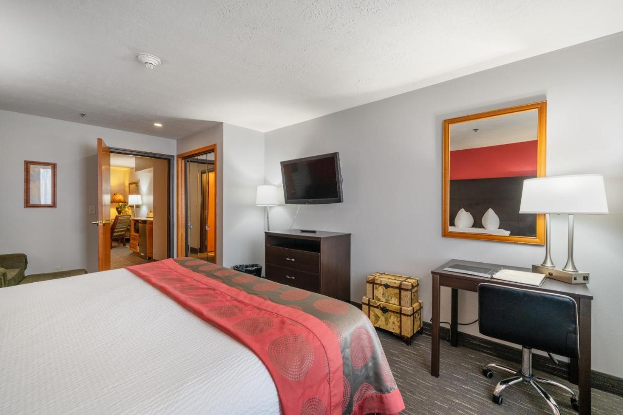 Ramada By Wyndham Sioux Falls Airport - Waterpark Resort & Event Center מראה חיצוני תמונה