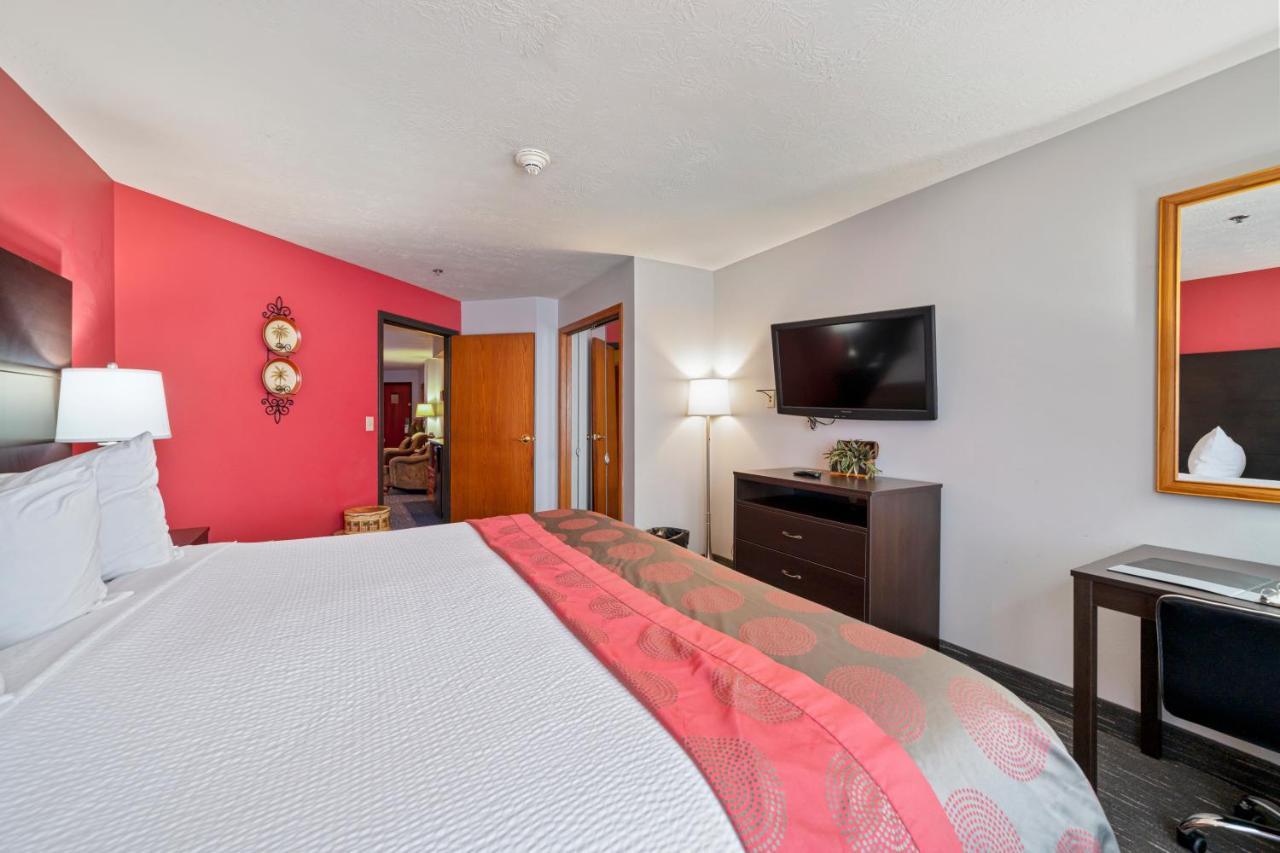 Ramada By Wyndham Sioux Falls Airport - Waterpark Resort & Event Center מראה חיצוני תמונה
