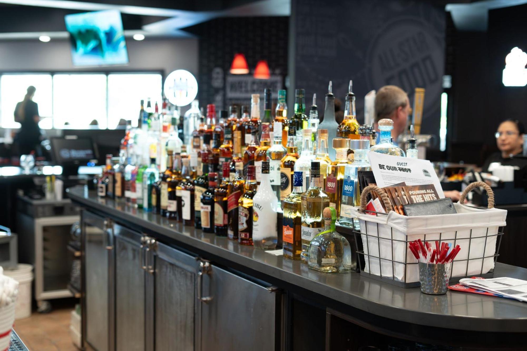 Ramada By Wyndham Sioux Falls Airport - Waterpark Resort & Event Center מראה חיצוני תמונה