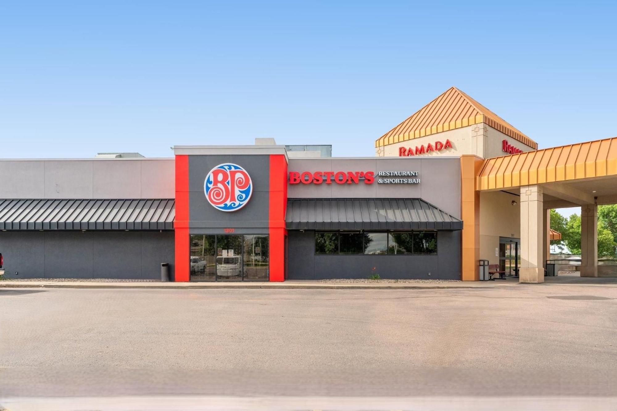 Ramada By Wyndham Sioux Falls Airport - Waterpark Resort & Event Center מראה חיצוני תמונה