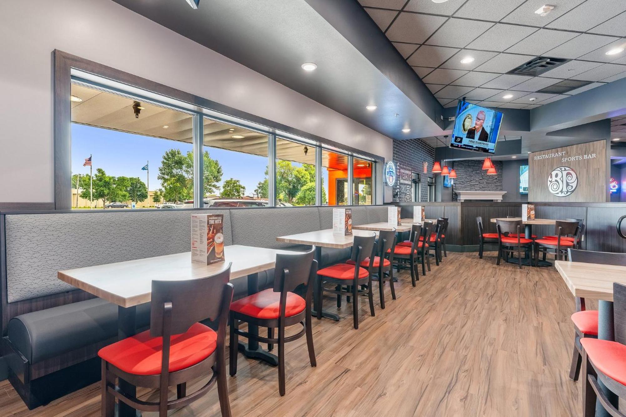 Ramada By Wyndham Sioux Falls Airport - Waterpark Resort & Event Center מראה חיצוני תמונה