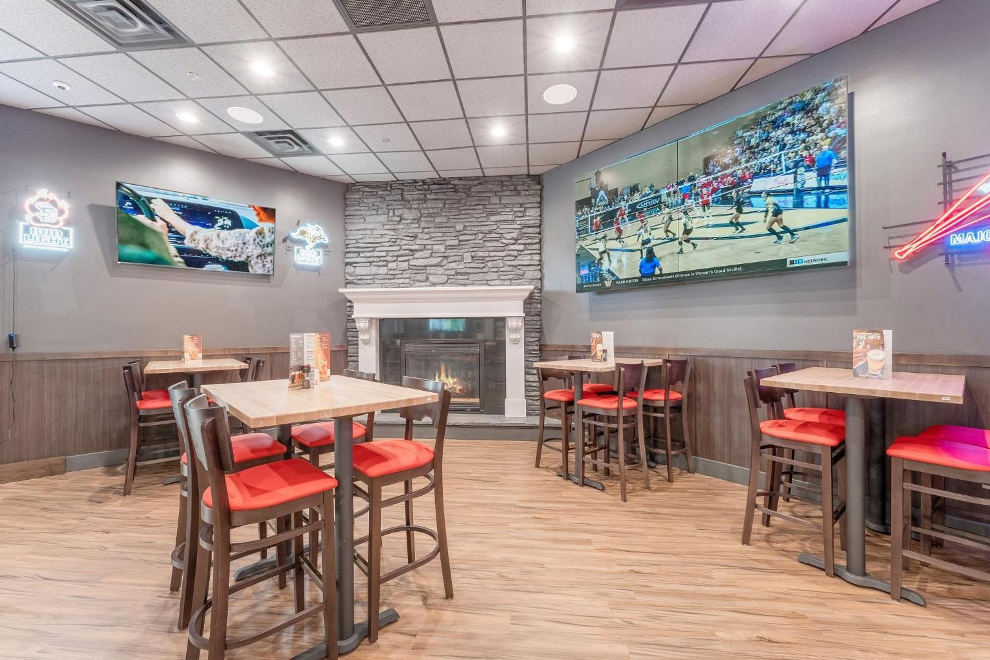 Ramada By Wyndham Sioux Falls Airport - Waterpark Resort & Event Center מראה חיצוני תמונה