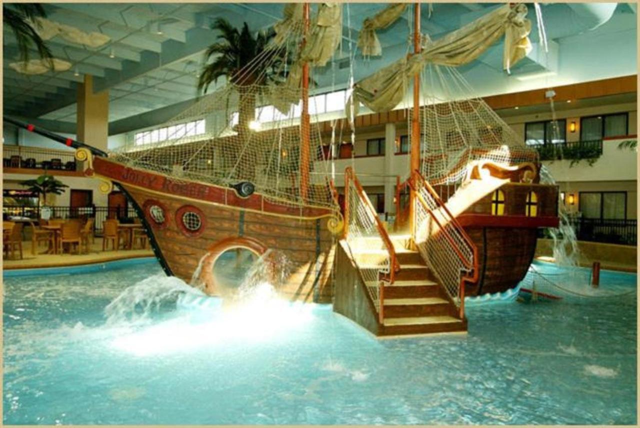 Ramada By Wyndham Sioux Falls Airport - Waterpark Resort & Event Center מראה חיצוני תמונה