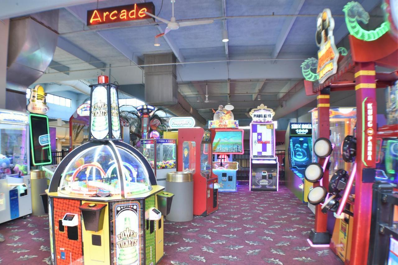 Ramada By Wyndham Sioux Falls Airport - Waterpark Resort & Event Center מראה חיצוני תמונה